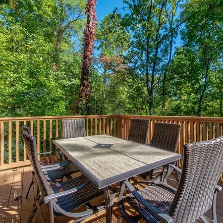 Honey Bear Hideaway By Avada Properties